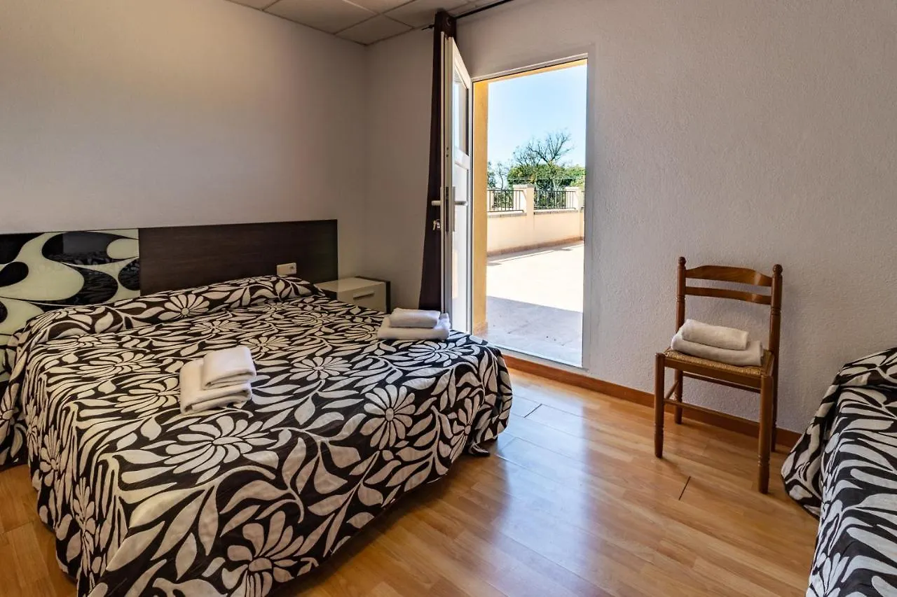 Ferienhaus Can Buganto Amplia Casa Con Piscina Y Jardin Llambillas Spanien